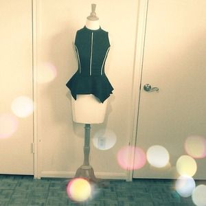 🎉HP🎉BLACK BAROQUE PEPLUM TOP