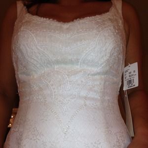 A BEAUTIFUL ELEGANT MELISSA SWEET WEDDINGS DRESS