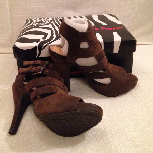 Final sale!!!Pink&Pepper Brown Glinda - Picture 3 of 4