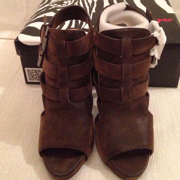 Final sale!!!Pink&Pepper Brown Glinda - Picture 4 of 4