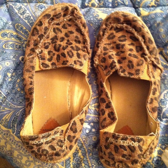 NEED TO SELL. Cheetah shoes-free w/ a $40purchase