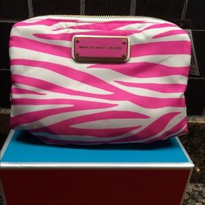 💕MARC JACOBS PINK ZEBRA COSMETIC BAG💕
