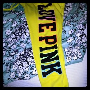 Pratically NEW/V.S. Pink boyfriend sweats pants
