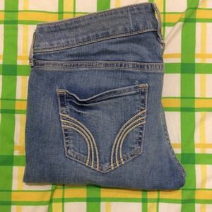 Distressed Hollister Jeans 👖