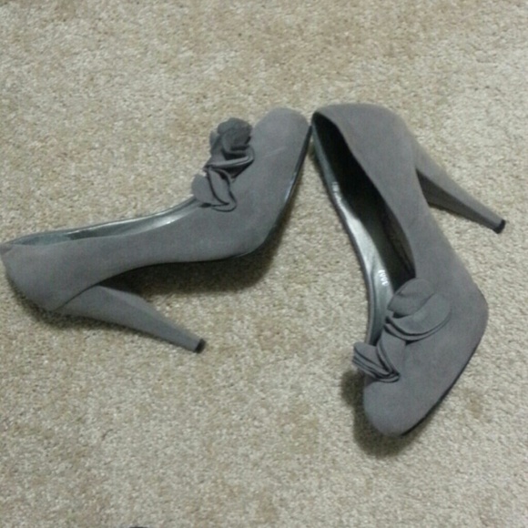 Grey Pumps