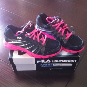 Brand new! Never Been worn Fila tennis shoes
