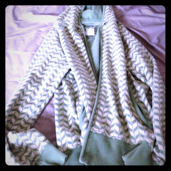 Adorable hoodie! 👏