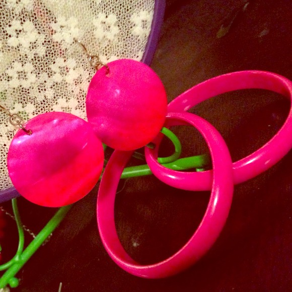 Neon pink shamrock earrings