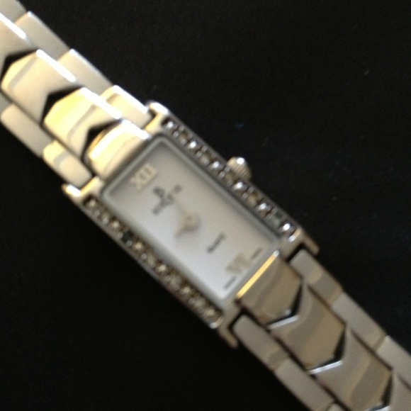 Watch - Picture 3 of 3