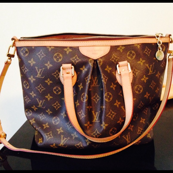 **Sold**Authentic Louis Vuitton Palermo pm - Picture 1 of 4