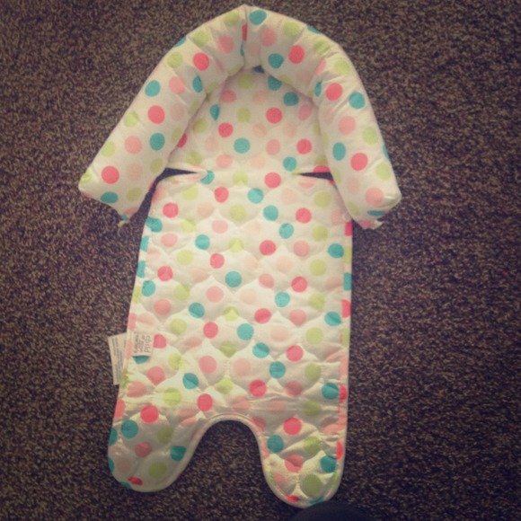 ✨DISCOUNTED! Polka dot car seat comfy! 🎀