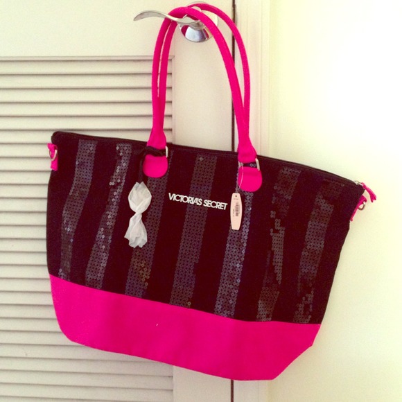 EXCLUSIVE VICTORIA'S SECRET BAG