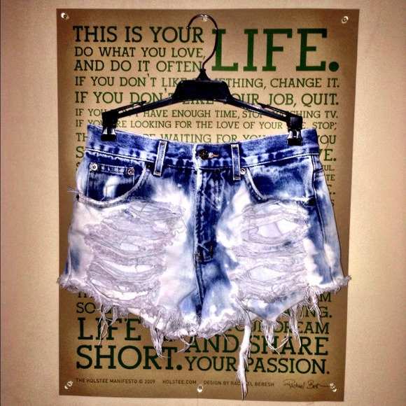 High waisted retro acid wash denim short