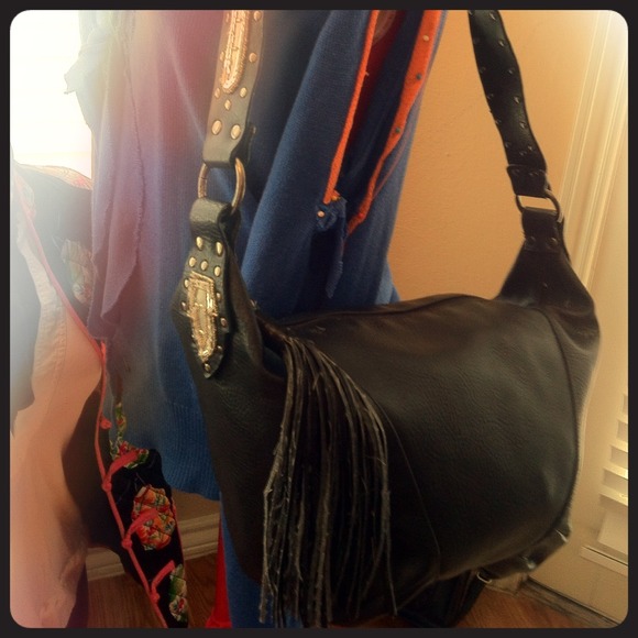 Handbag with fringe and sequin detail