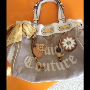 👝💯Authentic Juicy Couture tote💕💛💕RESErve🚫