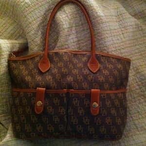 Dooney & Bourke/coach bundle