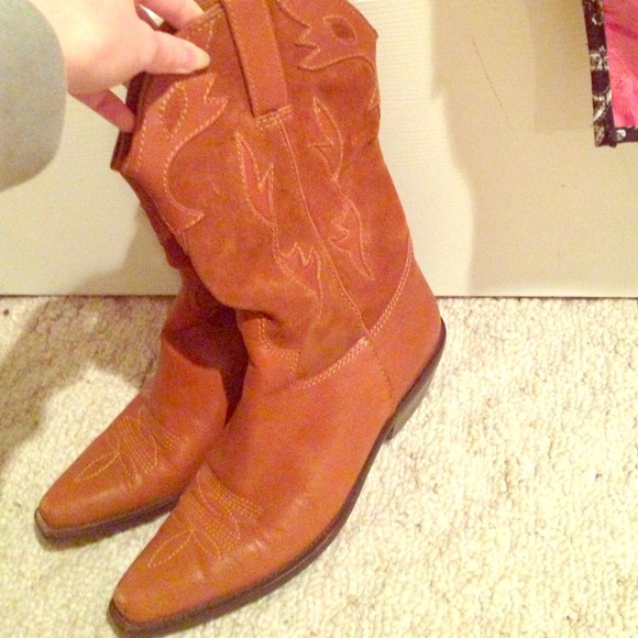 Caramel Dingo cowboy boots