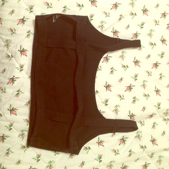 Brandy Melville Jamie crop top!!