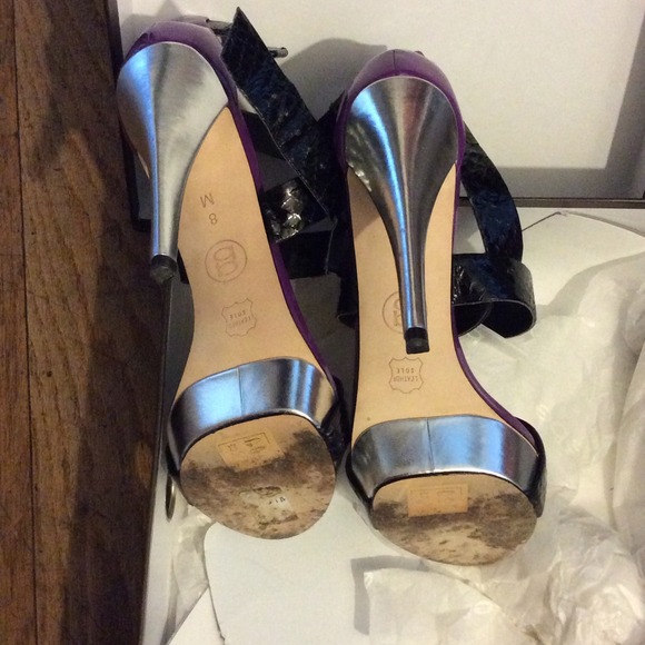 Bebe heels - Picture 3 of 4