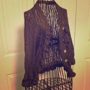 Quarter-sleeve sweater