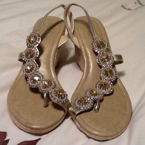 Wedge sandal NWOT