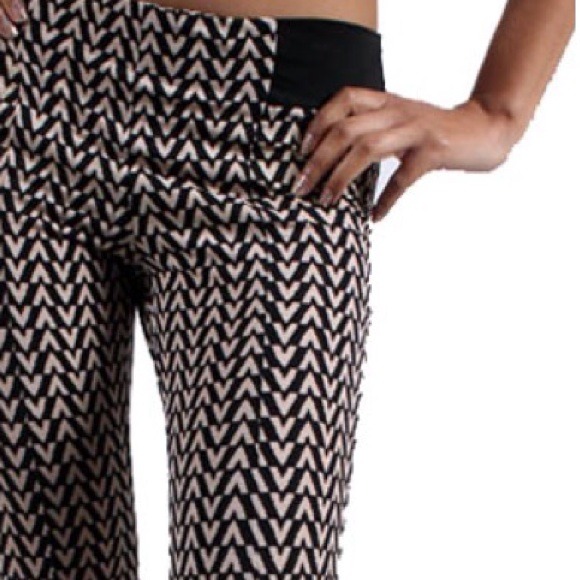 Multi pattern leggings - Picture 2 of 3