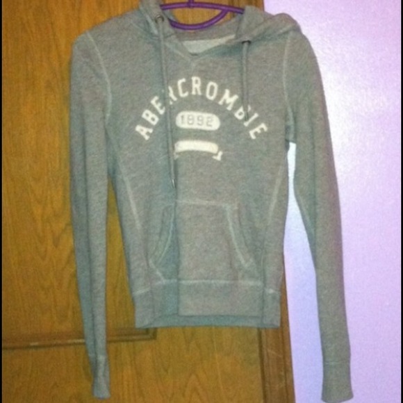 Abercrombie and fitch gray sweater