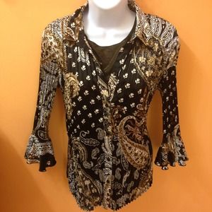 📍SALE📍Silk like button down shirt ruffle sleeves