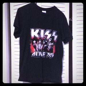 Tops - KISS t-shirt great for DIY projects Tops - KISS t-shirt great for DIY projects
