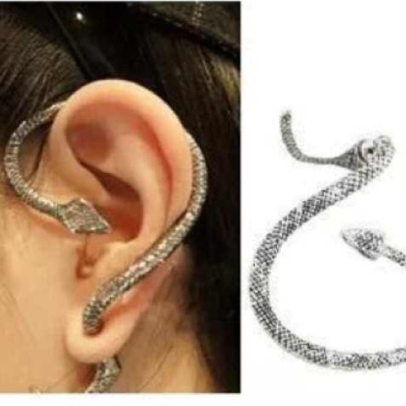 LAST ONE❗️SNAKE STUD EARRING❤️