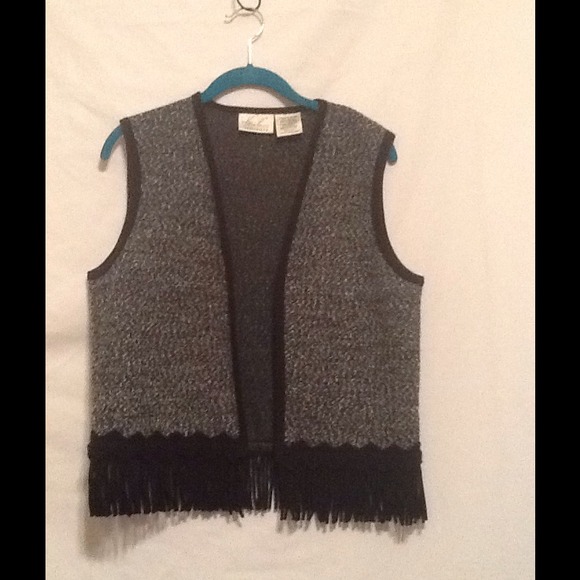 Vest - Picture 2 of 3