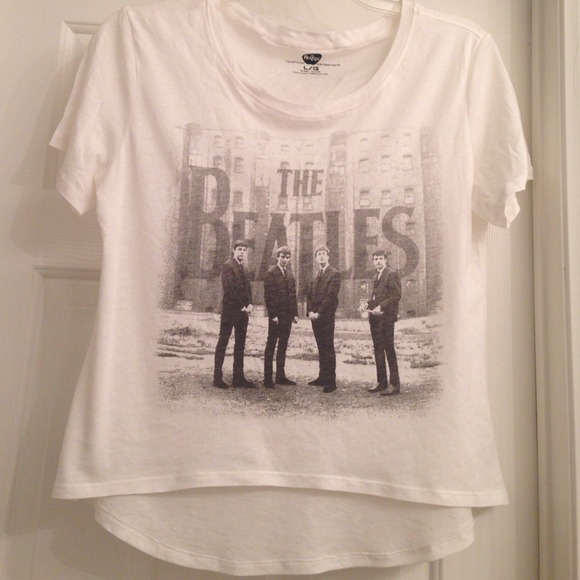 💢SOLD IN BUNDLE💢 Beatles top