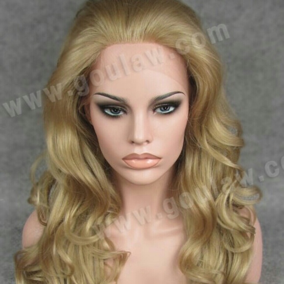 Beautiful blonde lace front wig 26 inches