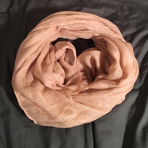 Loft Scarf - Picture 3 of 8