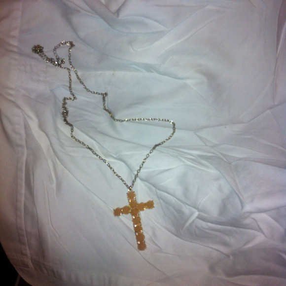 Rose cross chain