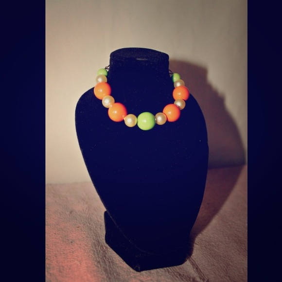 Glamour Housewife **Bracelet** ~Handmade~ - Picture 1 of 2