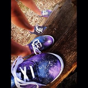 Size 5 men's galaxy vans