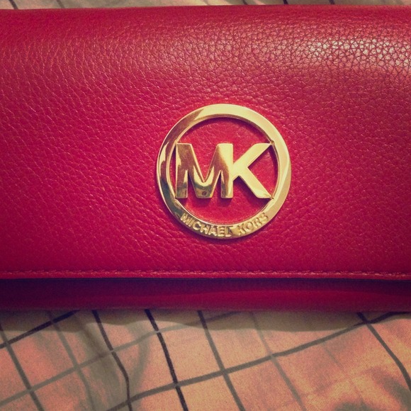 Michael Kors Fulton Carryall Wallet