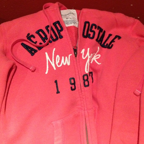 set - Picture 2 of 3