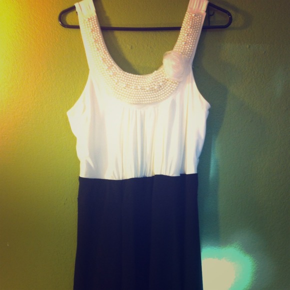 💋SOLD💋 Black and White Dress with Pearl Collar