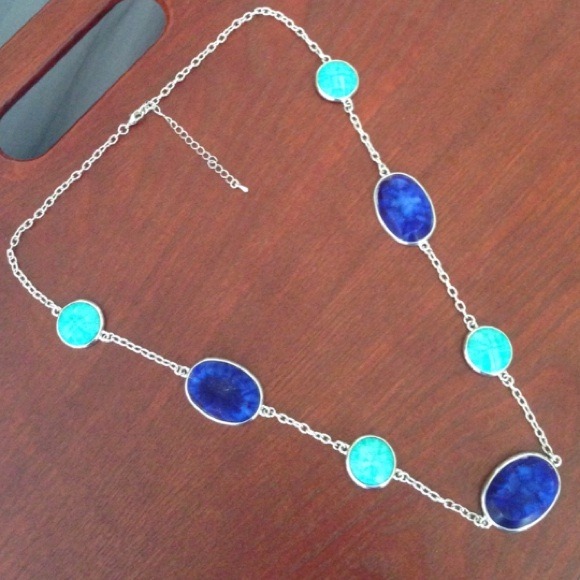 βΌοΈ$10βΌοΈBlue and Green Druzy Necklace - Picture 4 of 4
