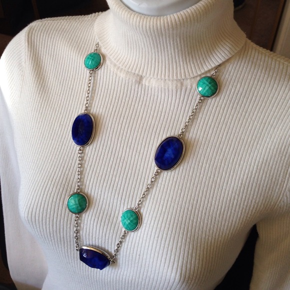 βΌοΈ$10βΌοΈBlue and Green Druzy Necklace - Picture 3 of 4