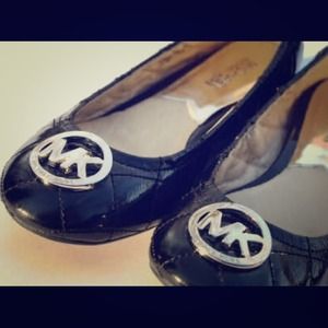 New Michael Kors Quilted Flats-black Reduced