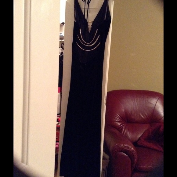 Gown - Picture 3 of 3