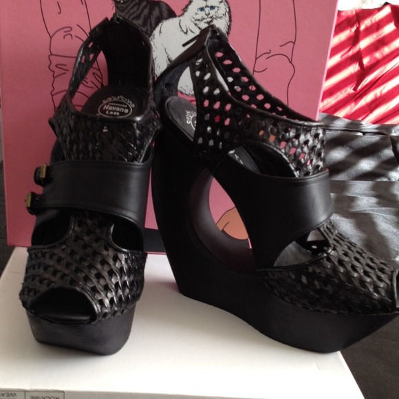 Jeffrey Campbell Rock Me (Platform Sandal) 😎