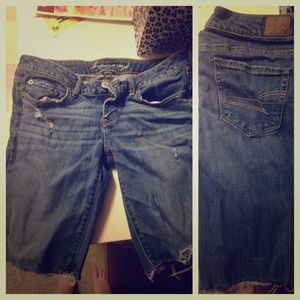 American Eagle Knee length shorts