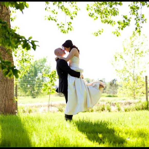 Meet Your Posher, Lisa - Picture 3 of 3