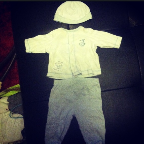 *SOLD IN BUNDLE*Newborn 3 peace set