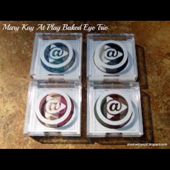 Eye-Shadow/Mary-Kay-At-Play-Baked-Eye-Trio (New) - Picture 1 of 1