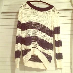 Navy stripped knitted sweater